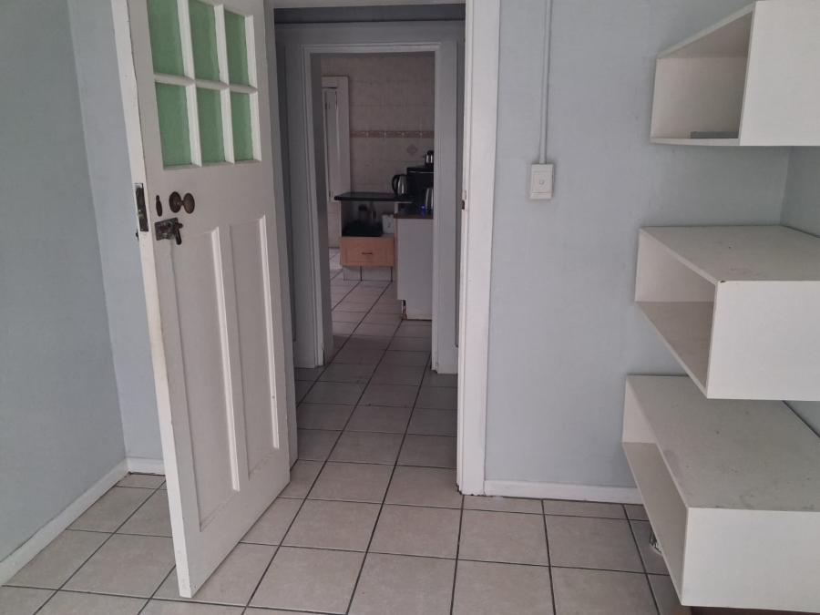 To Let 1 Bedroom Property for Rent in Quigney Eastern Cape